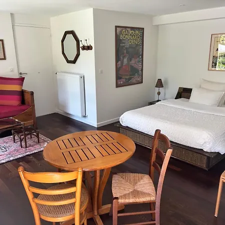 Les Cabanons Bed and breakfast Dardilly